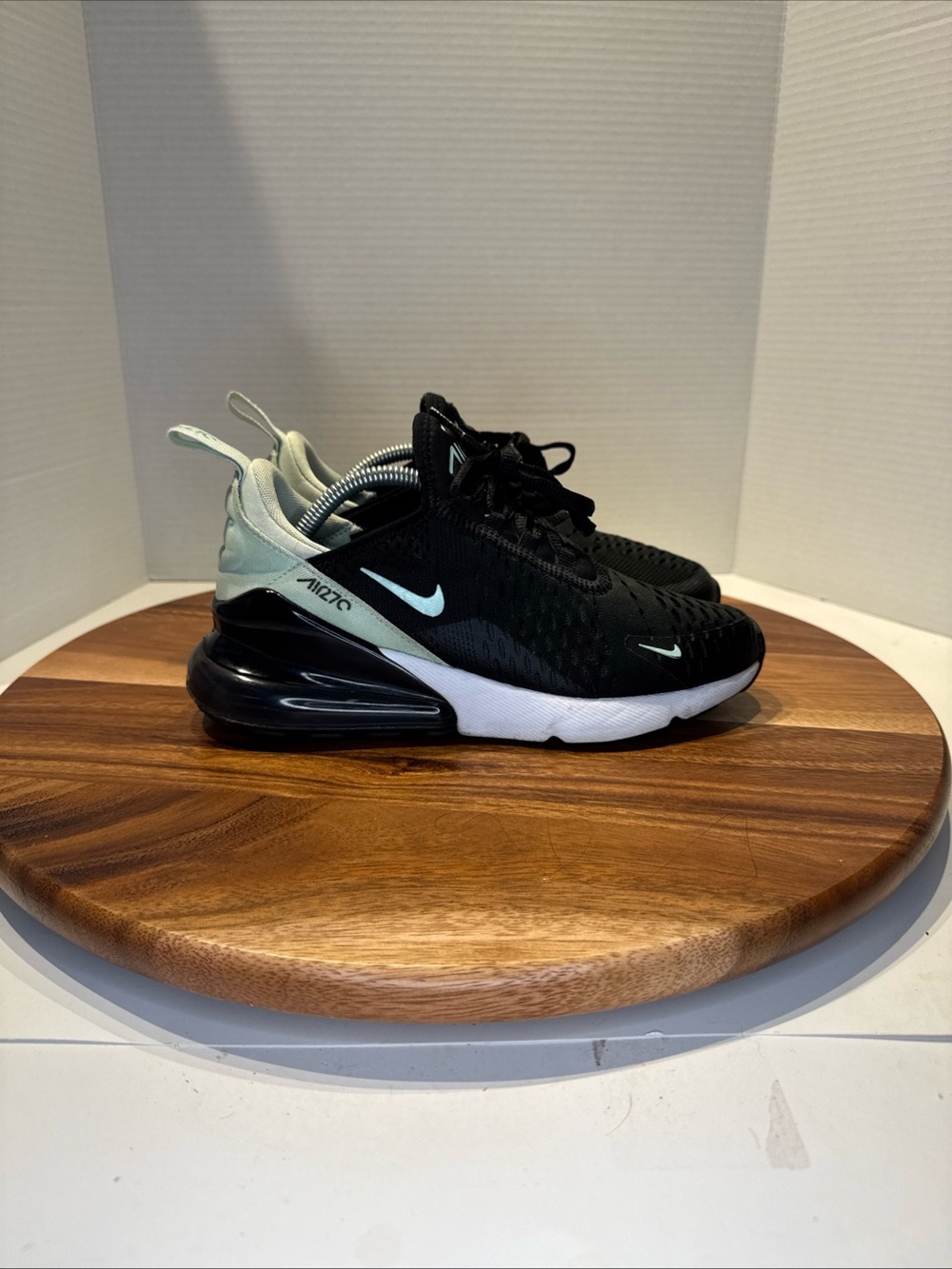 Nike Air Max 270 Shoes Women’s Size 6.5 Black Mint Running Sneakers AH6789-008